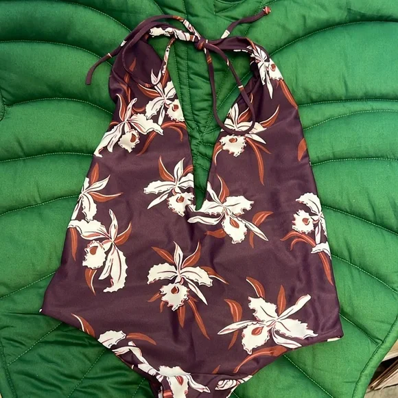 NWT Mikoh hinano one piece orchid print swimsuit. Hygienic liner on. Burgundy - Picture 3 of 6